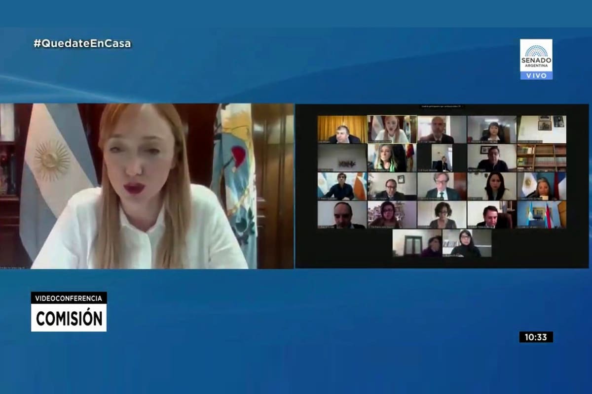 La sesión contó con la presencia de los senadores del Frente de Todos que integran la Comisión de Acuerdos, no así con la presencia de la oposición