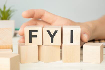 La sigla FYI es muy habitual dentro del lenguaje digital y se utiliza especialmente en el vocabulario corporativo