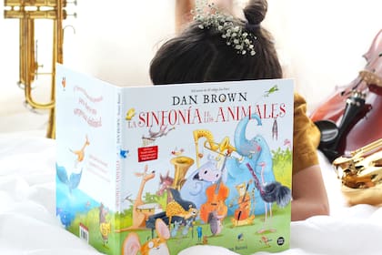 "La sinfonía de los animales", un álbum ilustrado musical, marca el debut de Dan Brown como autor de literatura infantil