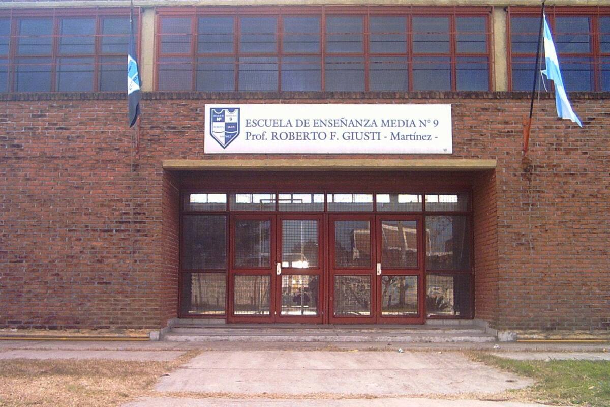 La situación de violencia sucedió en una escuela secundaria de Martínez