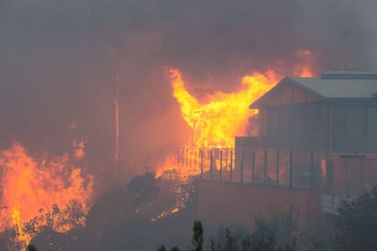 La situación en el área puede empeorar entre las 22.00 y las 05.00 del miércoles, cuando se esperan ráfagas de vientos de hasta 160 kilómetros por hora.