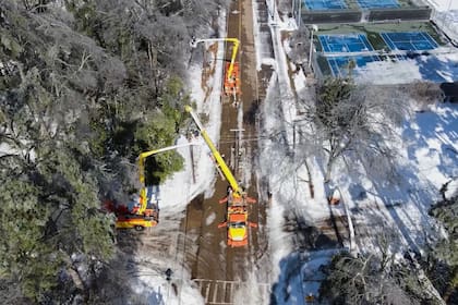 La situación en el sur de EE. UU. empeora tras días de hielo, frío extremo y cortes generalizados