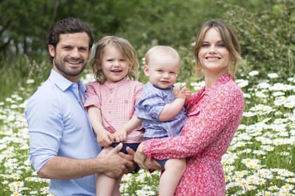 La sociedad sueca la juzgó por su pasado cuando se anunció su relación con el príncipe Carlos Felipe. Hoy se convirtió en una royal ejemplar