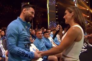 La Sole cantó en el homenaje para los jugadores (Captura video TyC Sport)