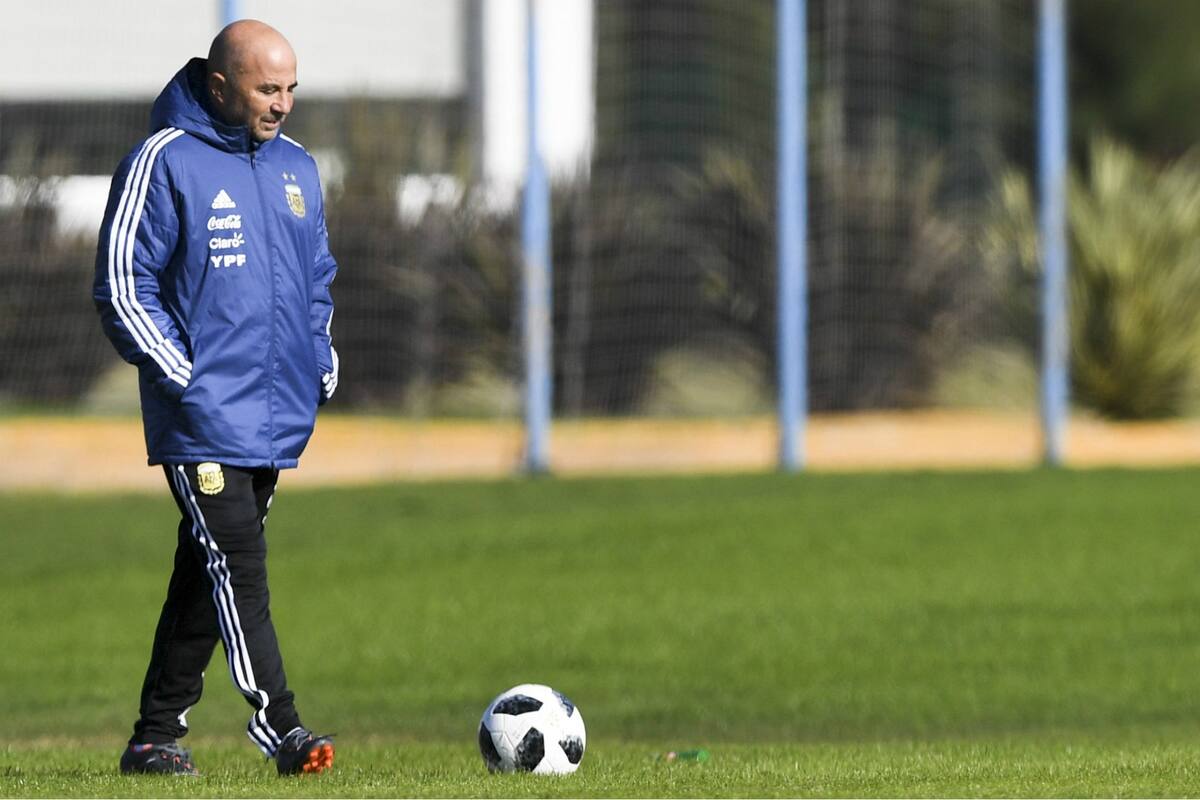 La solitaria espera de Jorge Sampaoli