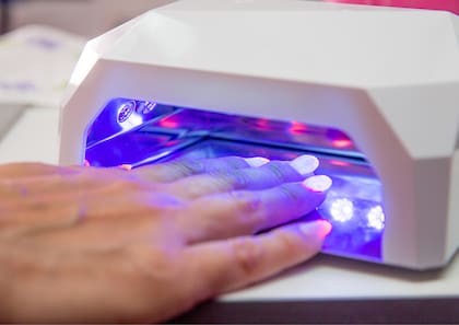 La solución al problema de uñas quebradizas y rotas: ¿Cómo curarlas?