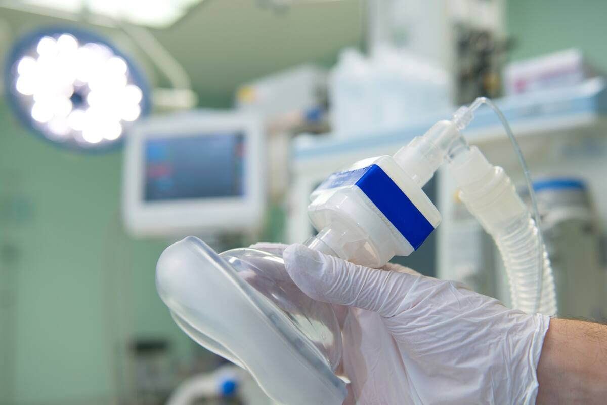 La solución de Adimra y ADOX permitiría adaptar respiradores de anestesia para asistir a pacientes con coronavirus