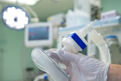 La solución de Adimra y ADOX permitiría adaptar respiradores de anestesia para asistir a pacientes con coronavirus