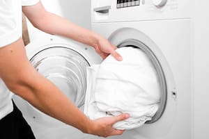 El truco casero para recuperar el blanco de tu ropa sin dañarla