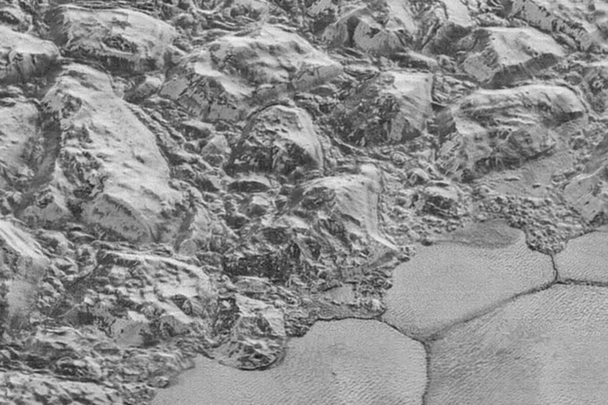 La sonda New Horizons obtuvo las imágenes más precisas de la superficie de Plutón que ahora son analizadas en la NASA