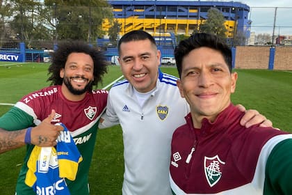 La sonrisa de Juan Román Riquelme, entre Marcelo y Germán Cano, referentes de Fluminense; Boca se enfrentará con el club brasileño en este sábado en la final por la Copa Libertadores.