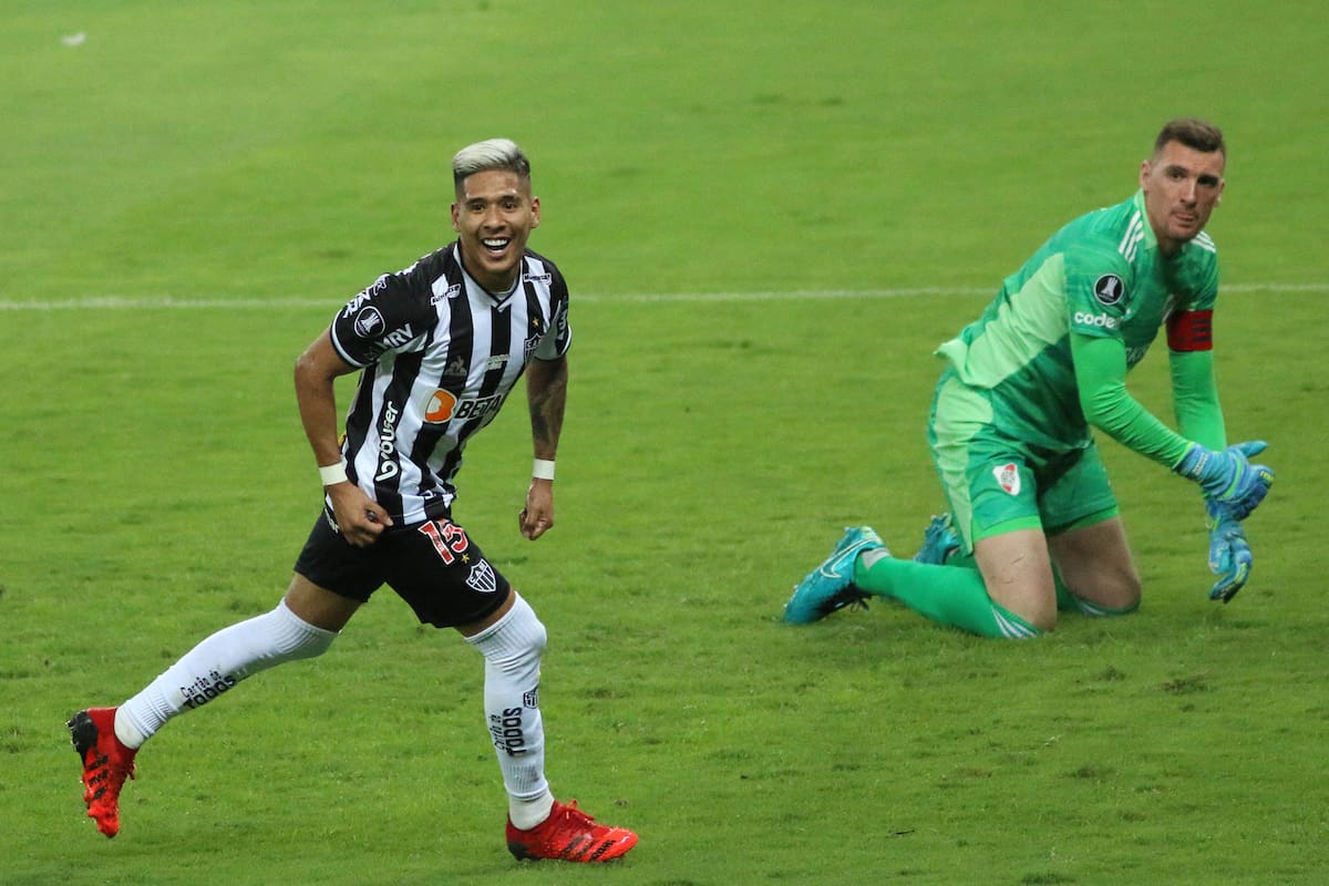 La sonrisa de Matías Zaracho, futbolista argentino de Atlético Mineiro, es la de todo el fútbol brasileño: la supremacía de sus equipos en las competencias internacionales es notoria.