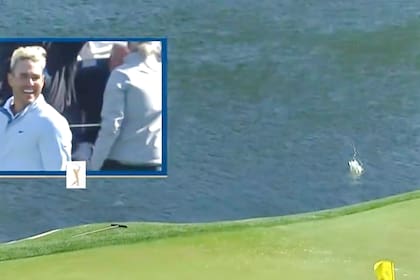 La sonrisa impotente de Brooks Koepka cuando vio la pelota rumbo al agua en el hoyo 17, en The Players Championship.