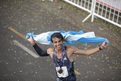 La sonrisa más grande de José Félix Sánchez, el ganador argentino de la Maratón de Buenos Aires