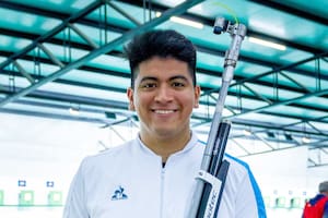 La sonrisa plena de Julián Gutiérrez, después de haberse clasificado a la final de tiro deportivo, donde quedó octavo