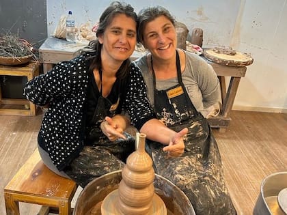 La sonrisa que evidencia la felicidad tras dar el gran paso.