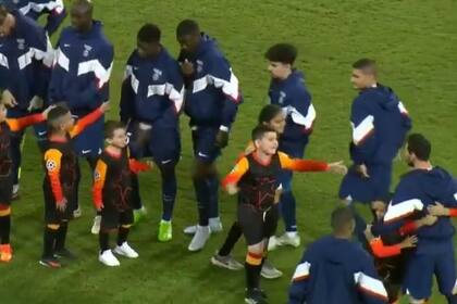 La sorpresa de los más chicos al observar la figura de Messi en cancha
Foto: captura de pantalla