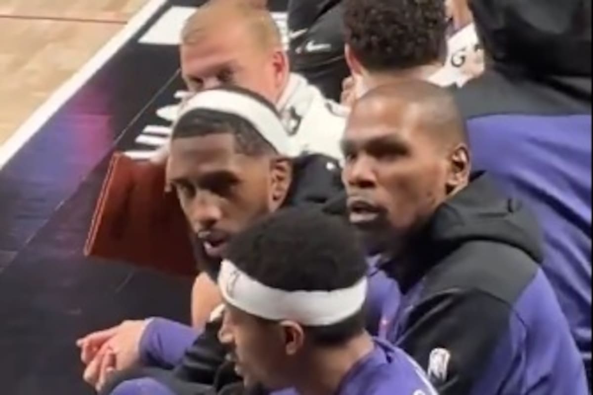 La sorpresiva reacción de Durant (en el medio) ante el intercambio histórico de la NBA