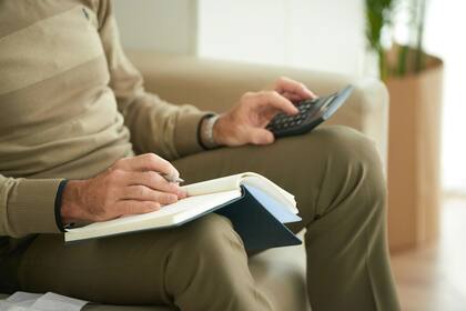 La SSA confirmó que reducirá un 50% los pagos mensuales para recuperar montos transferidos de manera incorrecta a beneficiarios