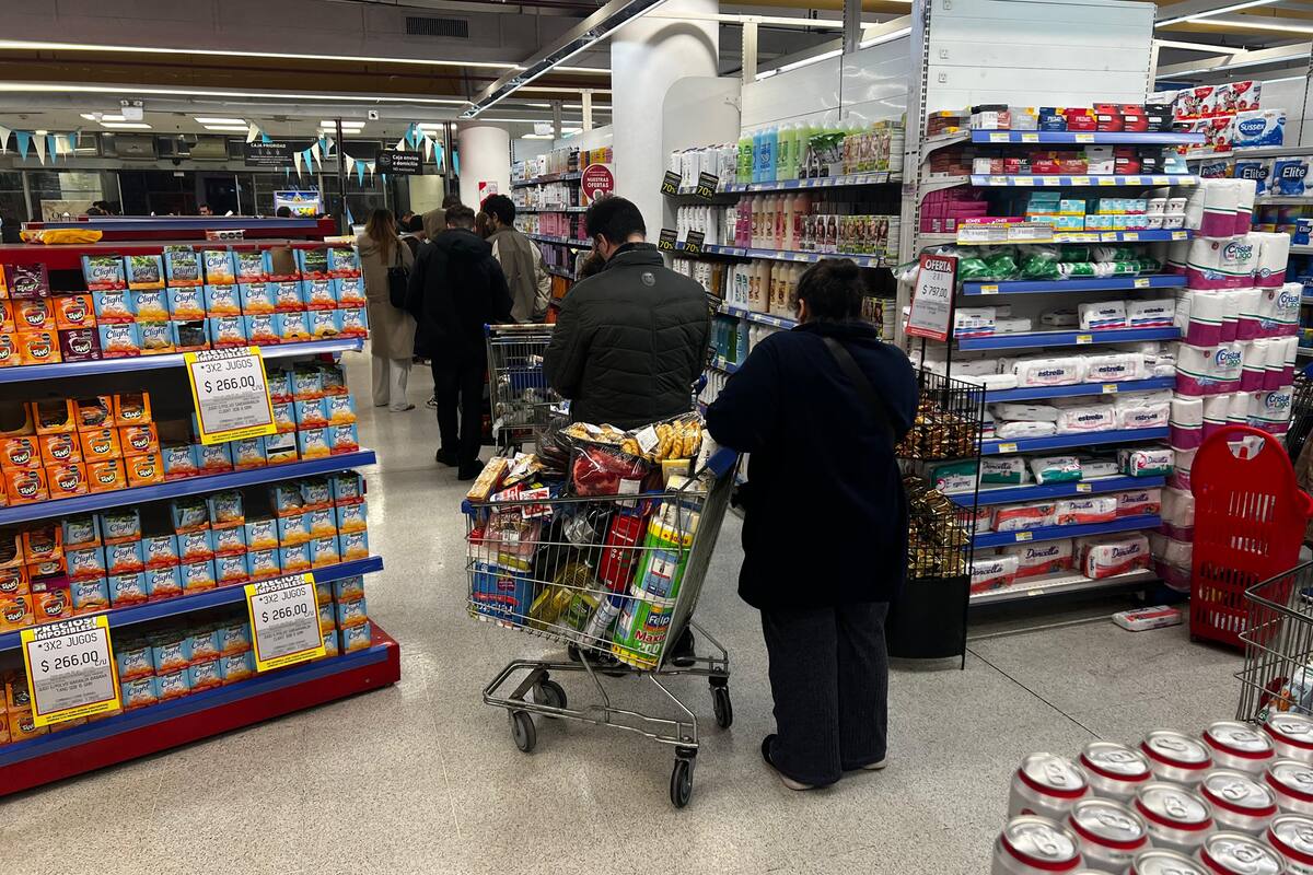 La suba del dólar de las últimas semanas empezó a impactar en los precios de los alimentos y el resto de los productos de la canasta básica