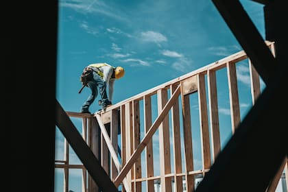 La suba que señala el INDEC para este mes se explica por incrementos del 1,6% en materiales, 1,3% en mano de obra y 1,3% en gastos generales.