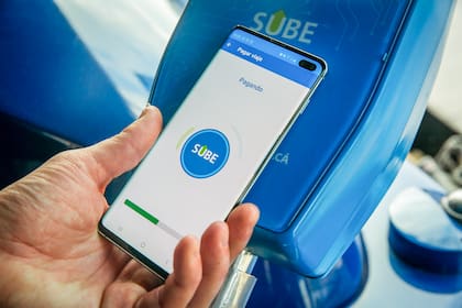 La SUBE Digital permite usar el chip NFC del celular como alternativa a la tarjeta de plástico para pagar el boleto de transporte público