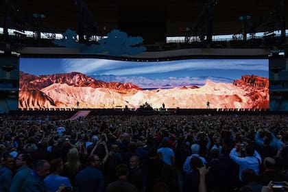 ¿Un autocine del siglo XXI en el Único? La pantalla más larga de alta resolución utilizada en una gira llega con U2