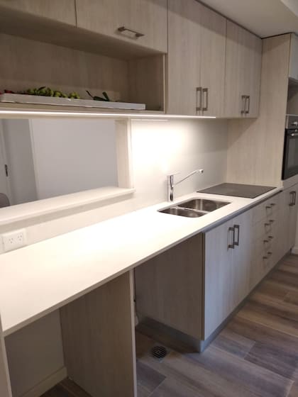La superficie de la mesada de la cocina necesita una luz particular