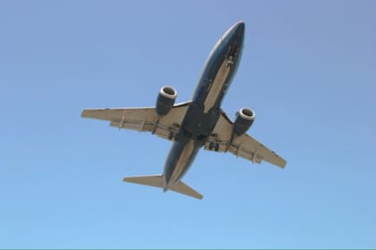 La supuesta aeronave tenía alrededor de 57 pasajeros y 4 tripulantes a bordo (Foto: iStock)