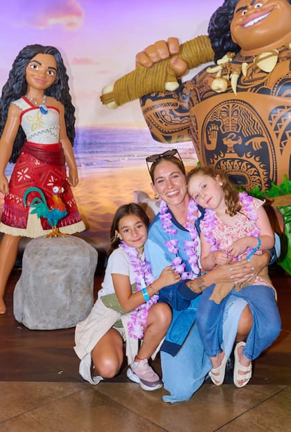 La también actriz y cantante Rocío Igarzábal tranformó la invitación en un planazo para su hija Lupe, que compartió la experiencia junto a una amiguita
