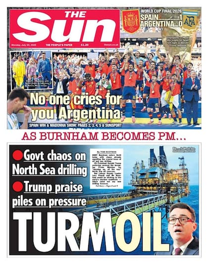 La tapa de The Sun de este lunes muestra una imagen de Messi llorando con un texto que indica "nadie llora por vos, Argentina"