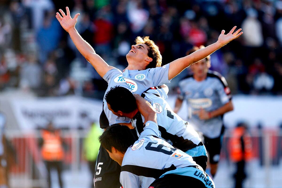 La tarde mágica en el Monumental: 26 de junio de 2011, Farré convierte el 1-1 frente a River, en el partido desquite de la Promoción; el empate provocaría el descenso de los millonarios