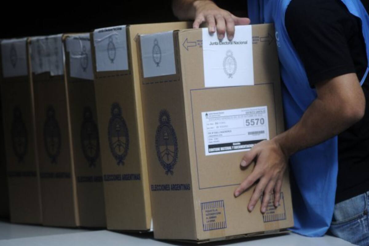 La tarea más apremiante por encarar es cómo rehacer la sociedad jurídicamente organizada que denominamos Argentina. Cuenta con la base de un único acuerdo en pie, al menos en la letra: la Constitución Nacional