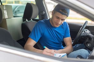 La tarifa obligatoria del DMV en Nueva York