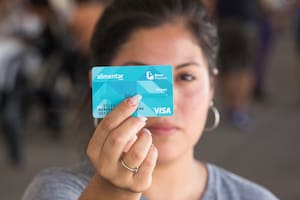 La tarjeta Alimentar tendrá su equivalente en una app, para poder pagar con el código QR y el celular, sin tener que llevar la tarjeta plástica