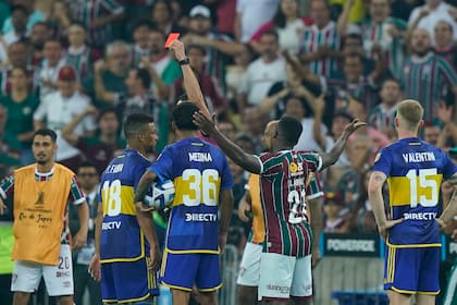 La tarjeta roja a Frank Fabra por una bofetada a Nino incidió en la final de la Copa Libertadores, que Fluminense ya le ganaba a un Boca urgido pero desdibujado.