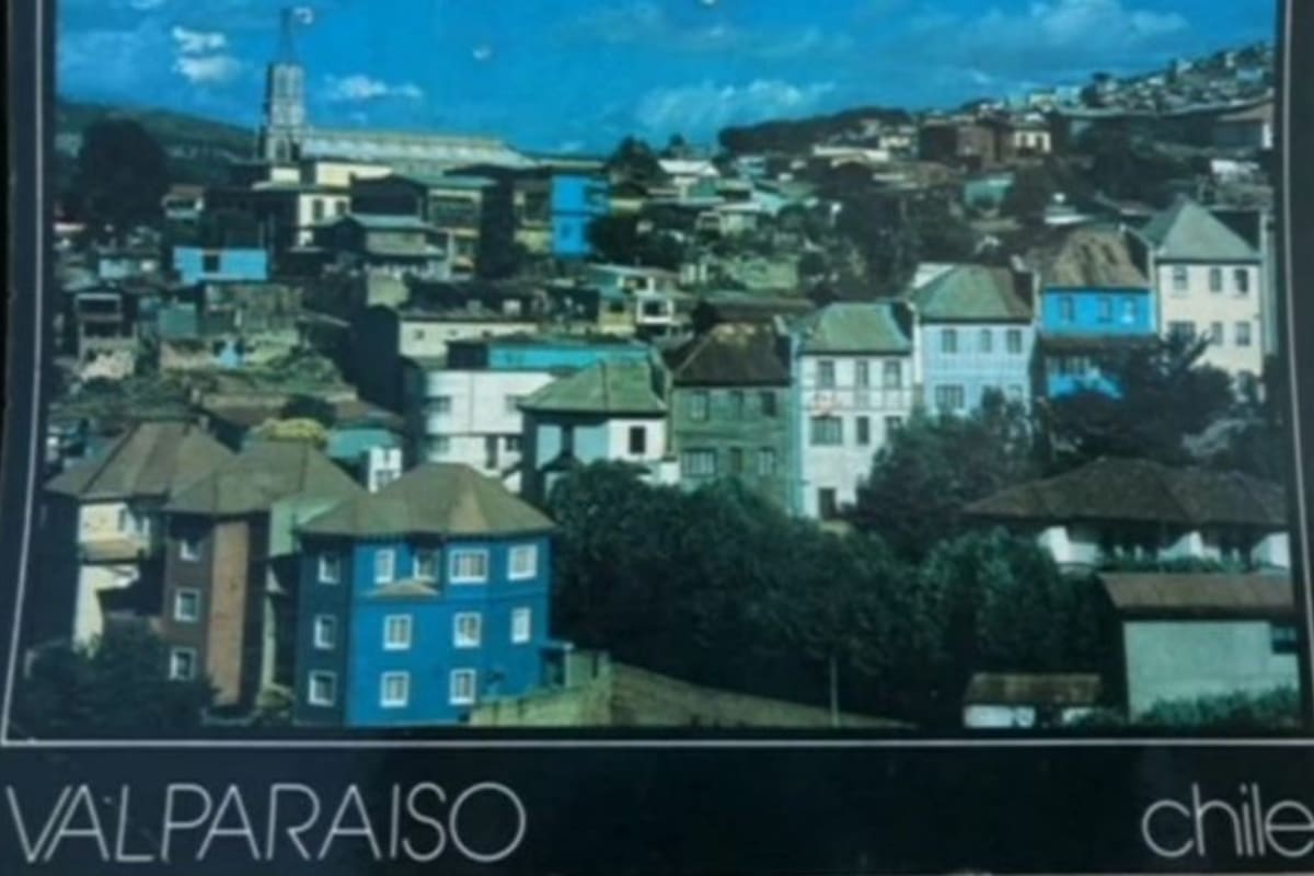 La tarjeta salió de Chile en 1991 y llegó al domicilio en 2021: “Probablemente, nunca sepamos dónde estuvo, es un misterio”, dijo el soldado que envió la postal