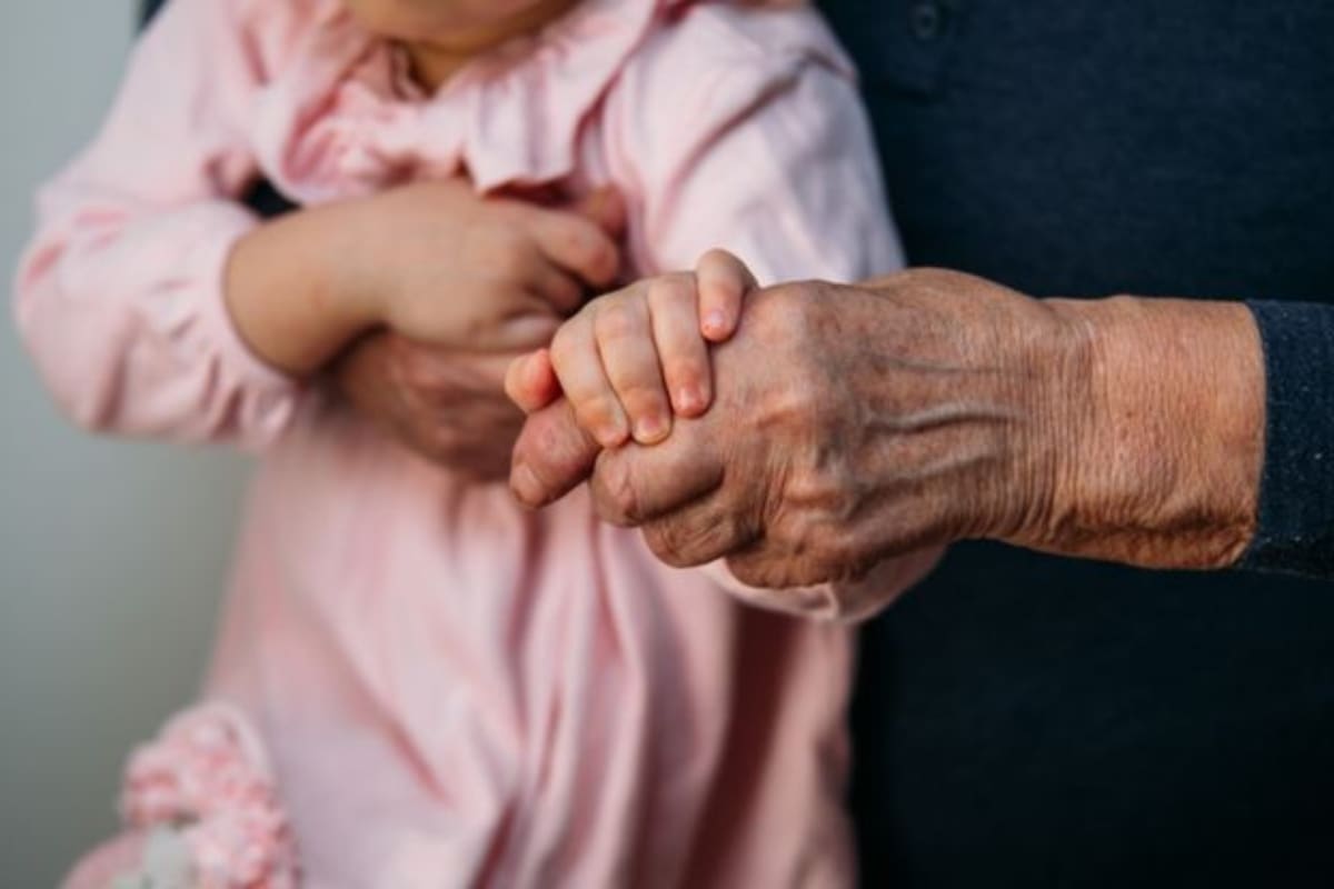 La tasa de natalidad en Finlandia alcanzó un mínimo histórico de 1,4 hijos por mujer, en comparación con la tasa de reemplazo de 2,1