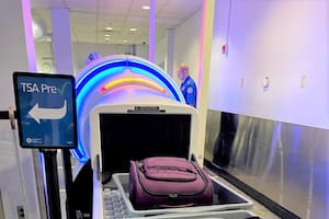 La tecnología CT aplica algoritmos sofisticados para la detección de explosivos y otras amenazas mediante la creación de una imagen 3D