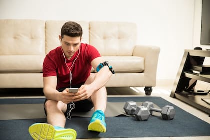 La tecnología es una aliada del entrenamiento, con aplicaciones que proponen rutinas básicas