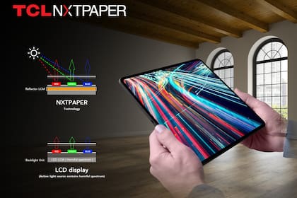 La tecnologia Nxtpaper de TCL promete ofrecer la misma experiencia de uso de los lectores de libros electrónicos, pero con un panel a color, de alta resolución y bajo consumo de energía