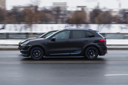 La tecnología permitiría el traslado de los vehículos a control remoto, con intervención humana a distancia