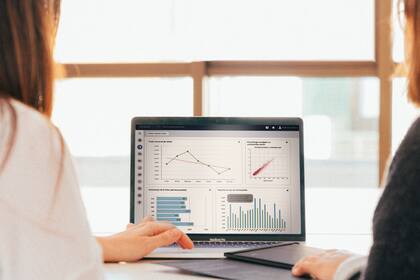 La telemática permite a los administradores de flotas obtener esta información de forma remota y centralizada en una única plataforma.