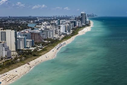 La temperatura de las aguas alrededor de Florida, en particular, han sido especialmente cálidas en junio