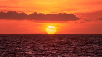 La temperatura promedio de la superficie de los mares del planeta, excluyendo las regiones polares, alcanzó los 21,1 °C el sábado