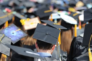 Temporada de graduaciones en Utah: el producto que está prohibido por las autoridades en los festejos