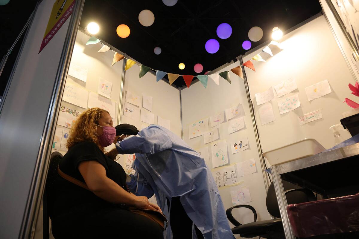 La tendencia de contagios sigue en alza y recomiendan aplicarse las vacunas de refuerzo