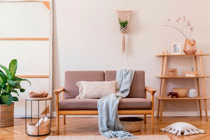 La tendencia promueve el uso de tonos claros y materiales naturales.
