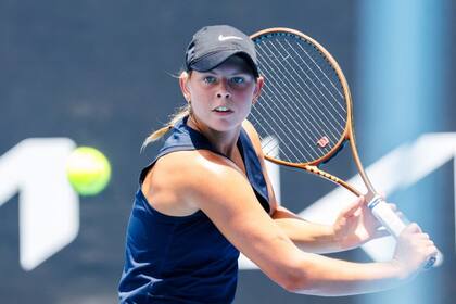 La tenista australiana Ashlee Narker, sorda de nacimiento, hizo historia ganando el Campeonato Australiano para menores de 18 años