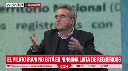 La teoría de Agustín Rossi sobre el sospechoso avión venezolano con tripulación iraní